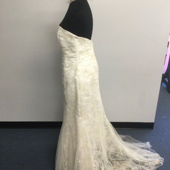 Designer Maggie Sottero Wedding Gown in Size 10 on Sale !! - Picture 2 of 4